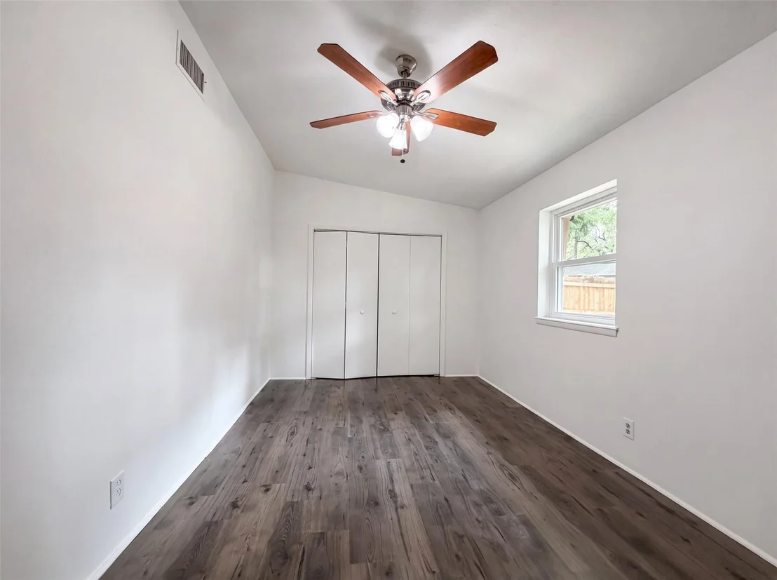 Photo of 1805 Brookview Drive