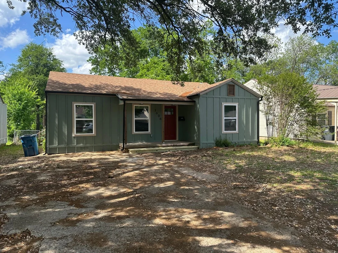 Photo of 1606 Cherry Avenue