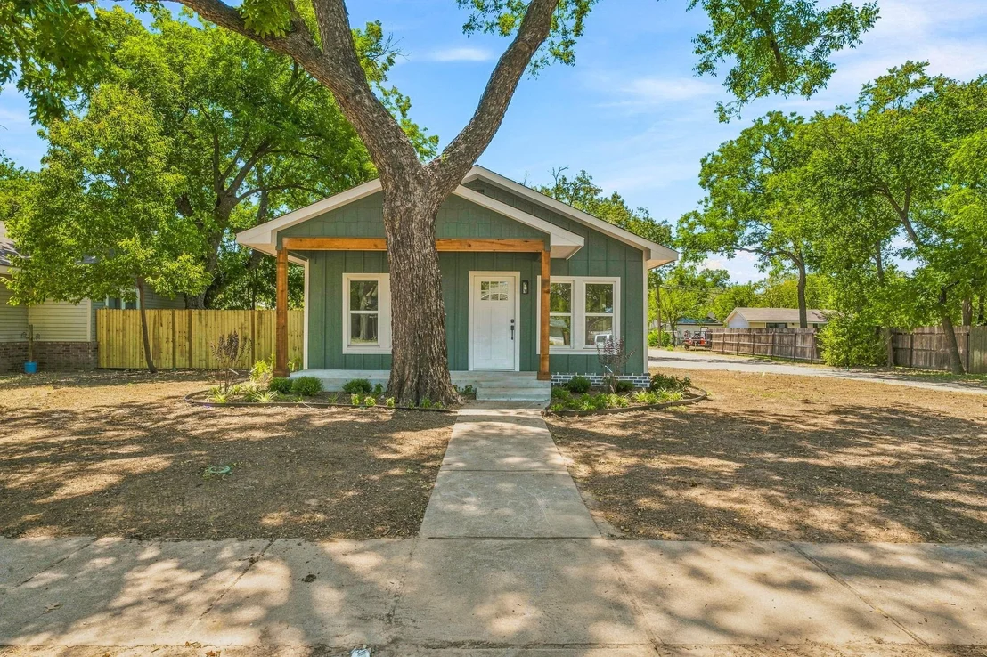Photo of 910 3rd Street