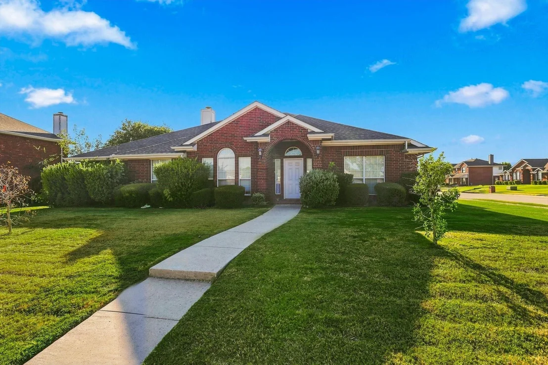 Photo of 335 Linhurst Drive