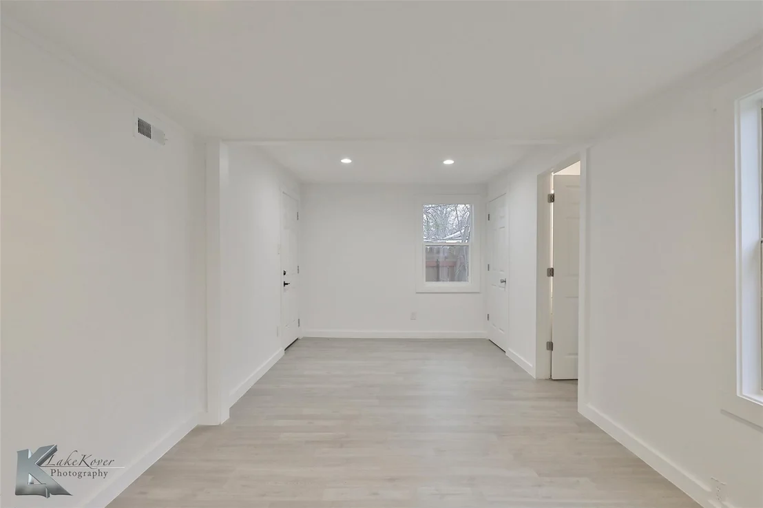 Photo of 2225 Russell Avenue