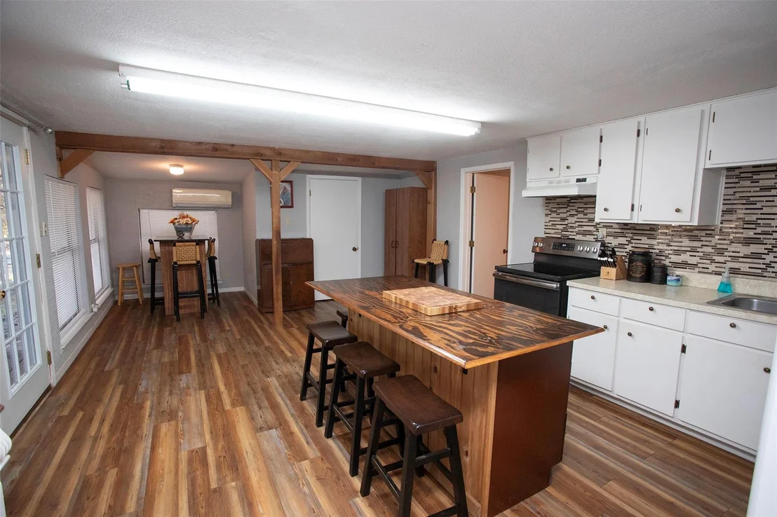 Photo of 9051 Lacy Road
