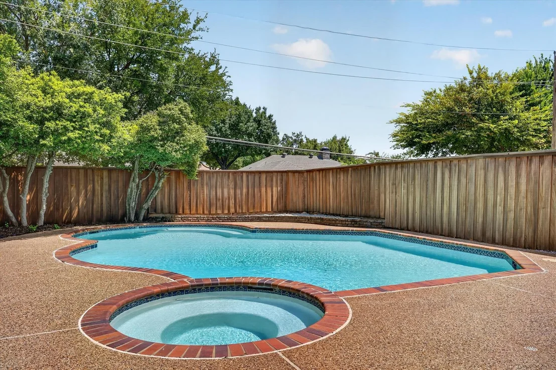 Photo of 2004 Hondo Drive