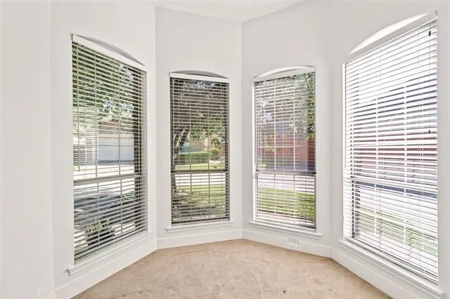 Photo of 381 Arbor Lane