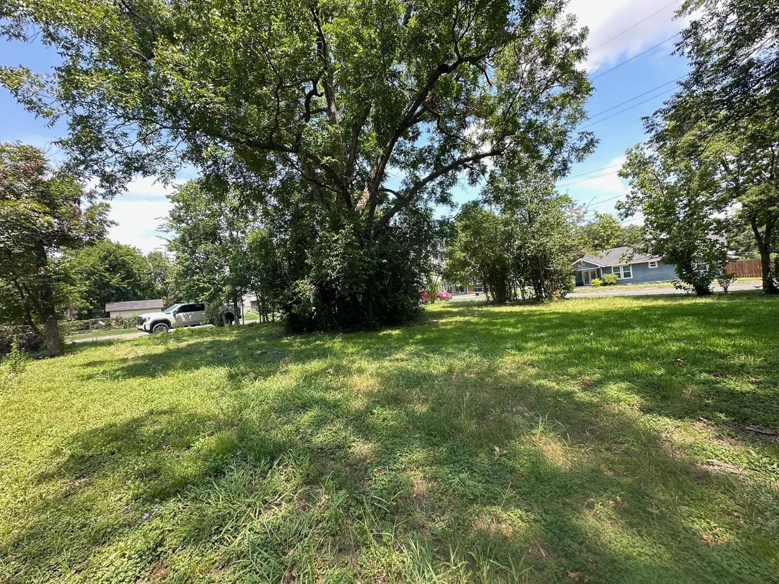 Photo of 2504 McKenzie Avenue