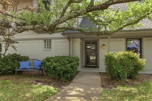 Photo of 237 Woodcrest Drive