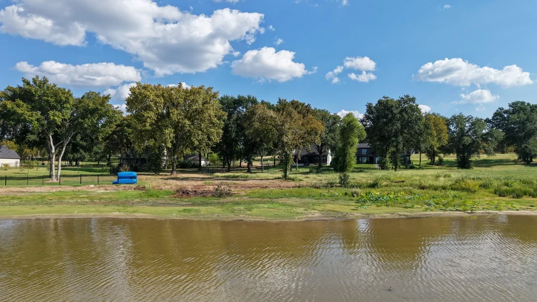 Photo of 1520 Shoreline Drive