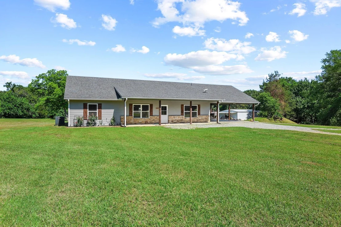 Photo of 2658 Oak Ridge Road