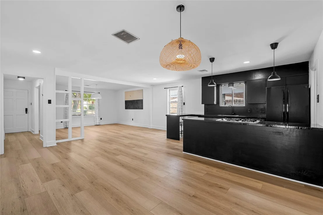 Photo of 5831 Caldwell Street