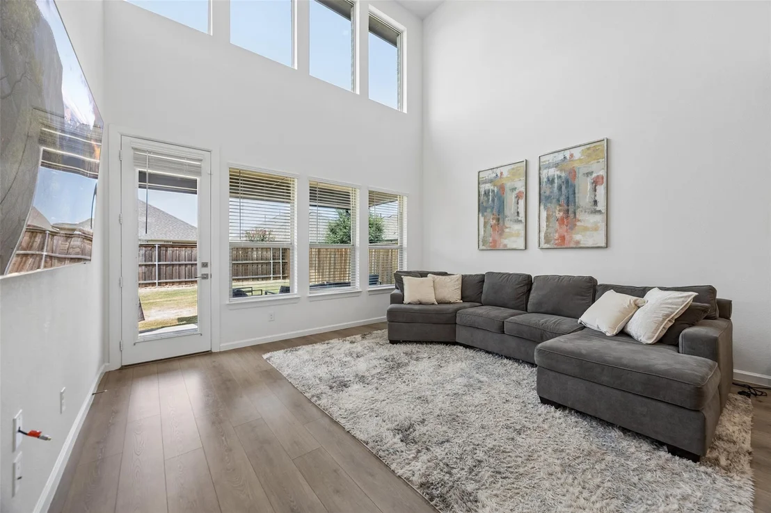 Photo of 621 Hummingbird Drive