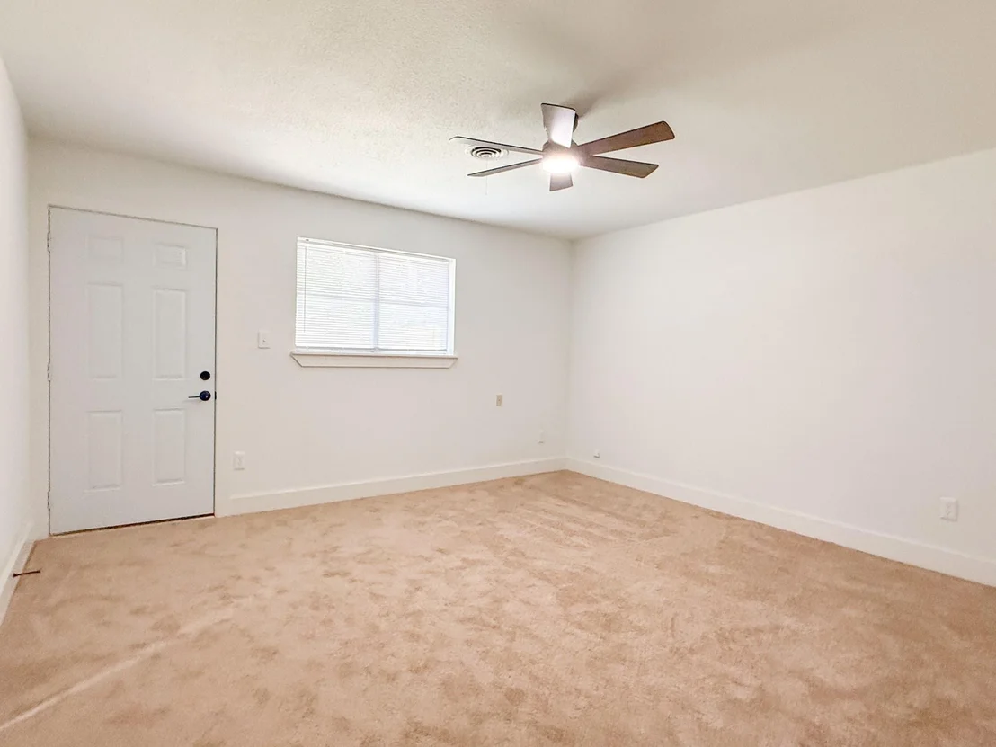 Photo of 228 Hallbrook Drive