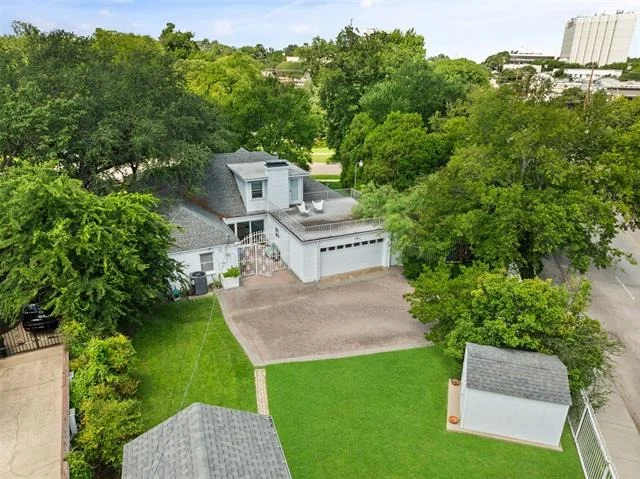 Photo of 622 N Brookside Drive