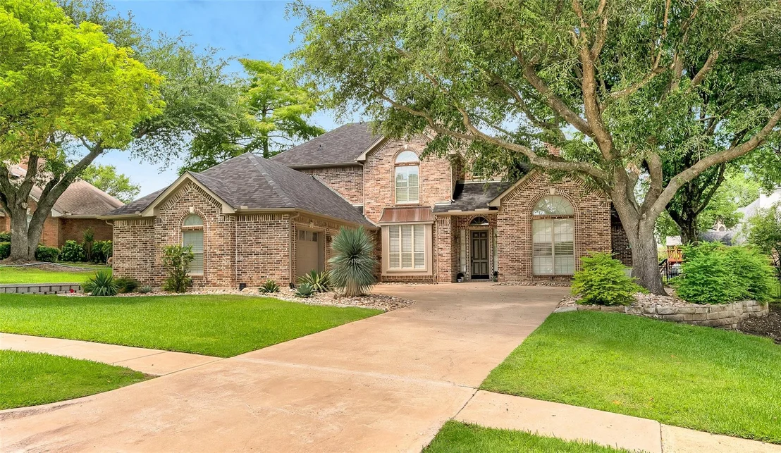 Photo of 2304 Fairway Circle