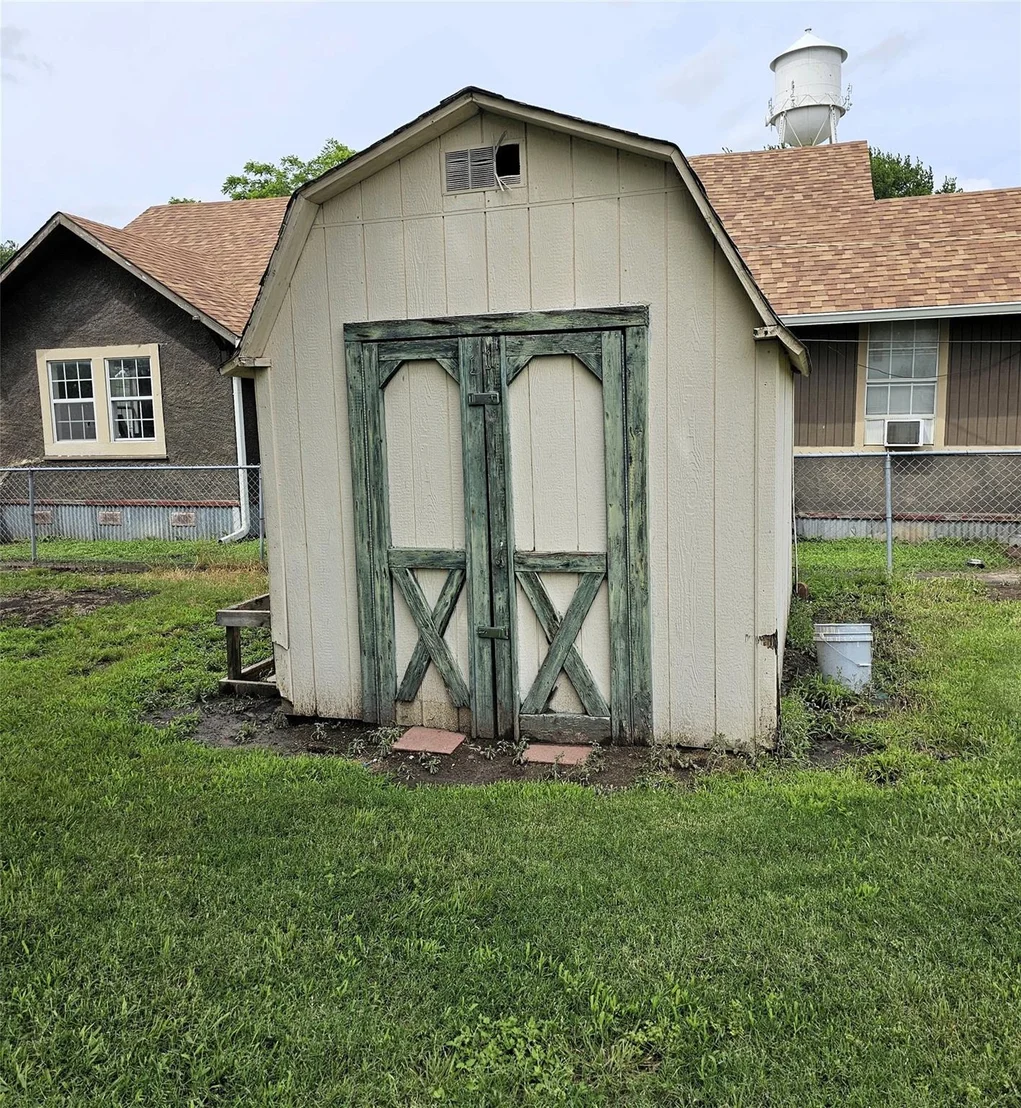 Photo of 105 N 3rd Street