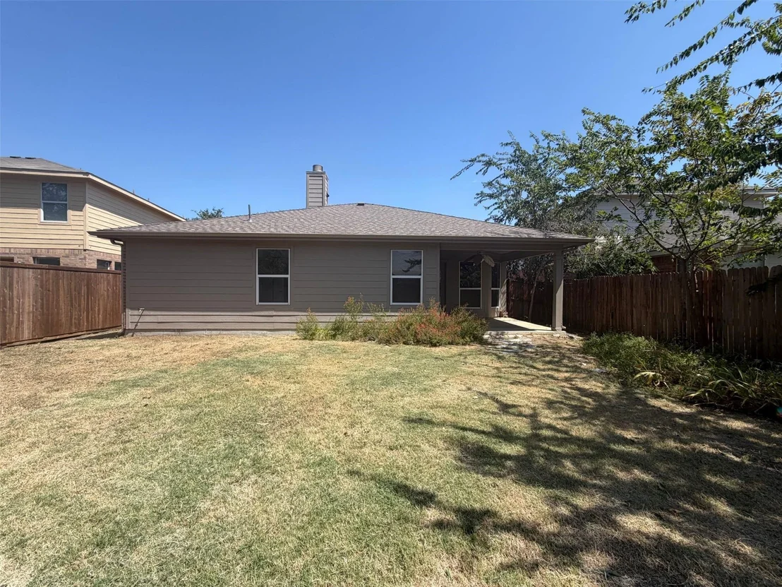 Photo of 905 Acacia Drive