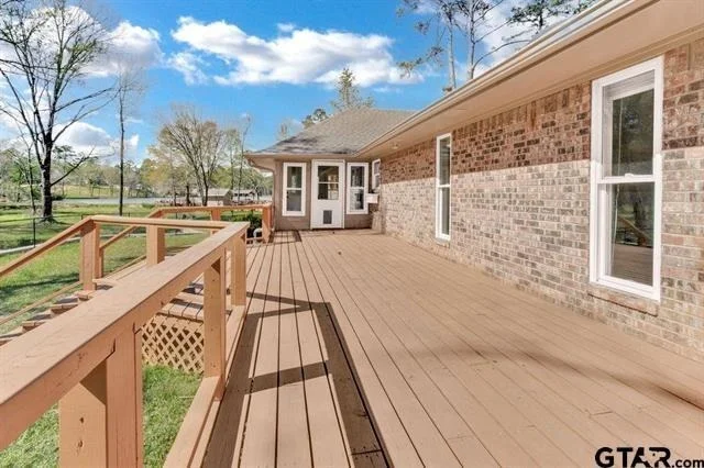 Photo of 206 Hideaway Lane Central