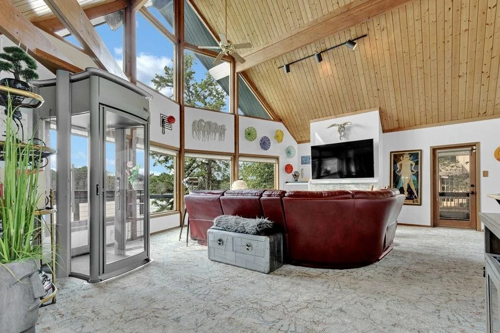 Photo of 334 Hideaway Lane Central