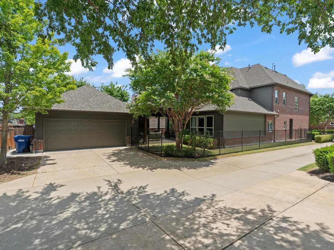 Photo of 7204 Cheltenham Avenue