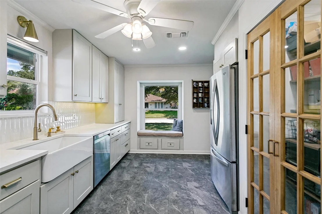 Photo of 2736 Grandview Drive