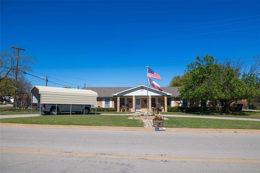 Photo of 1600 Shaw Drive