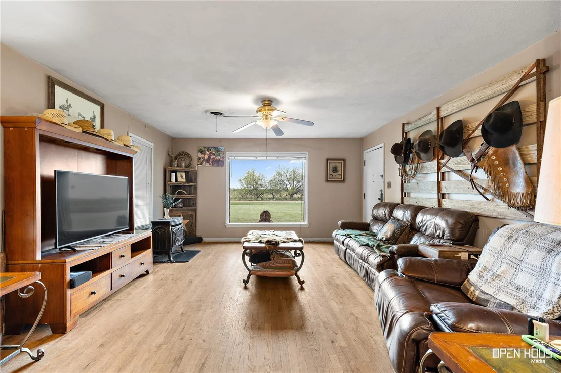 Photo of 1593 Irvin Road