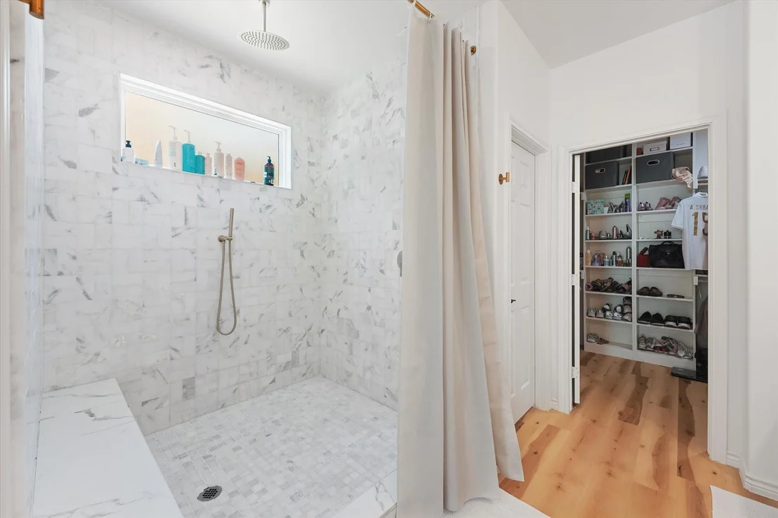 Photo of 9738 Mackenzie Brook