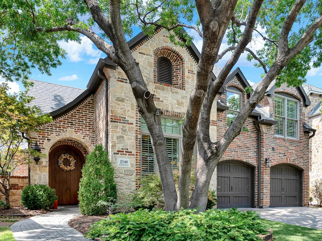 Photo of 2140 Sutton Place