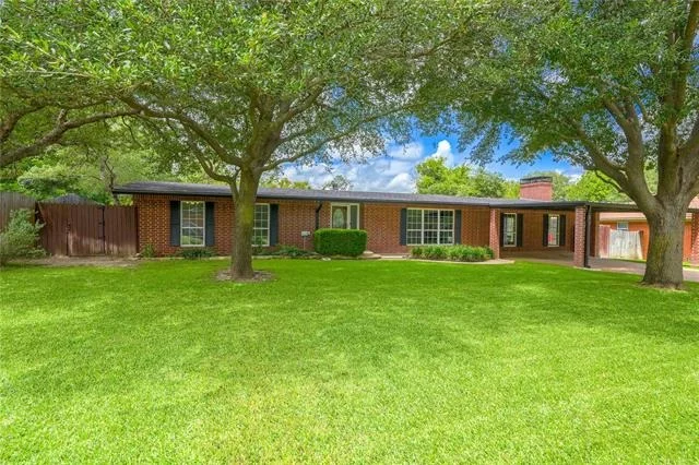 Photo of 2708 Cedar Point Drive