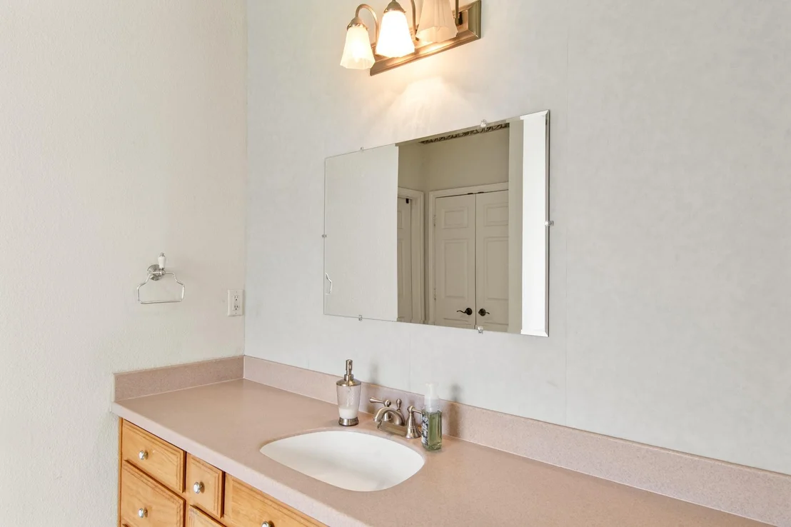 Photo of 1237 Beachview