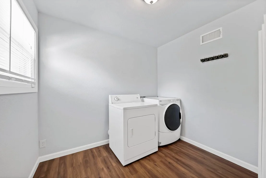 Photo of 1003 Brookhollow Drive