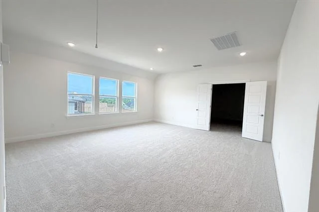 Photo of 817 Headwaters Drive
