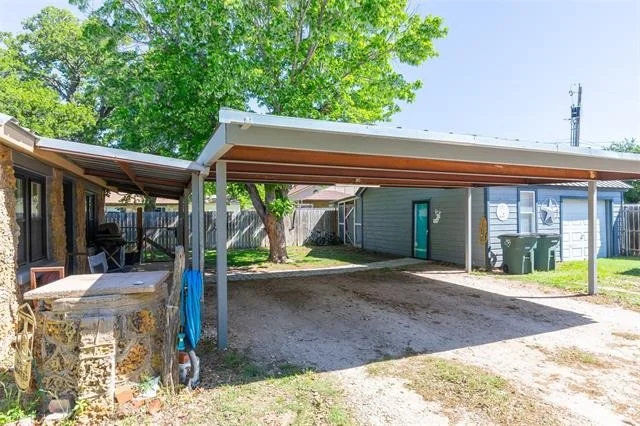 Photo of 712 Tanglewood Drive