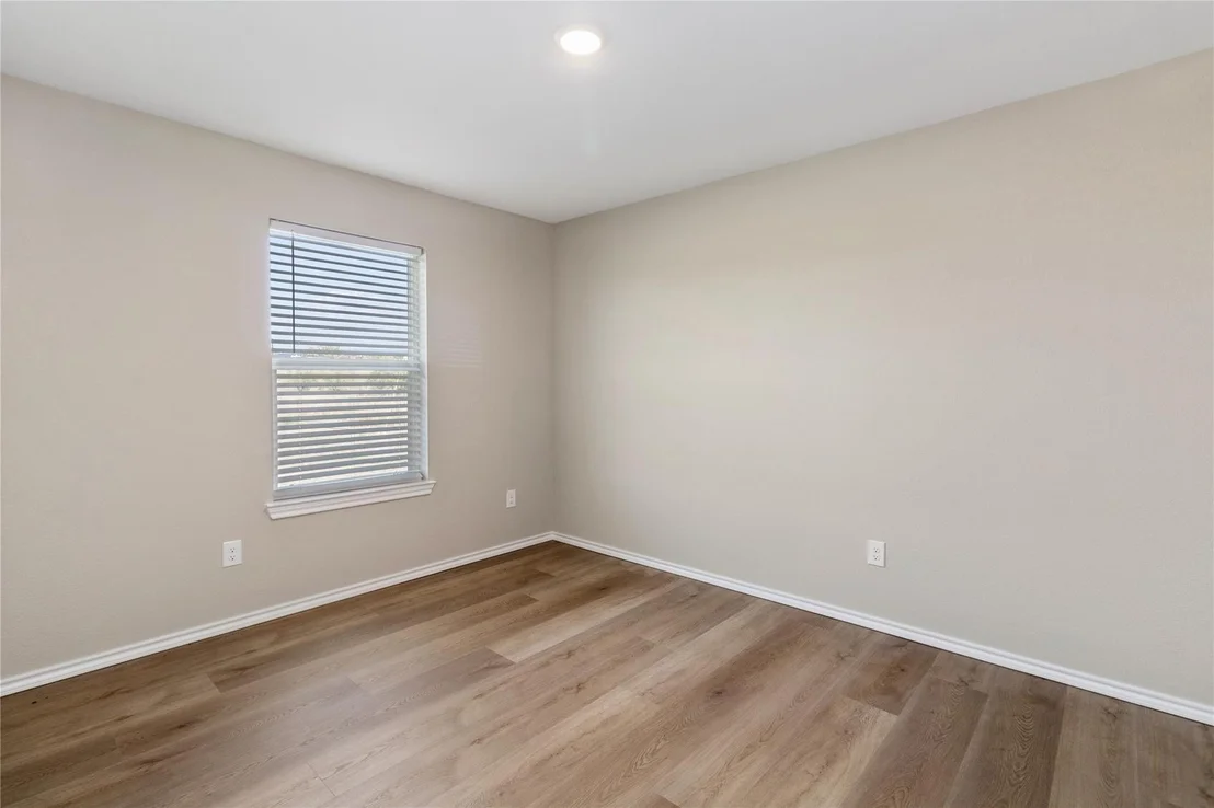 Photo of 807 Bella Blvd Street