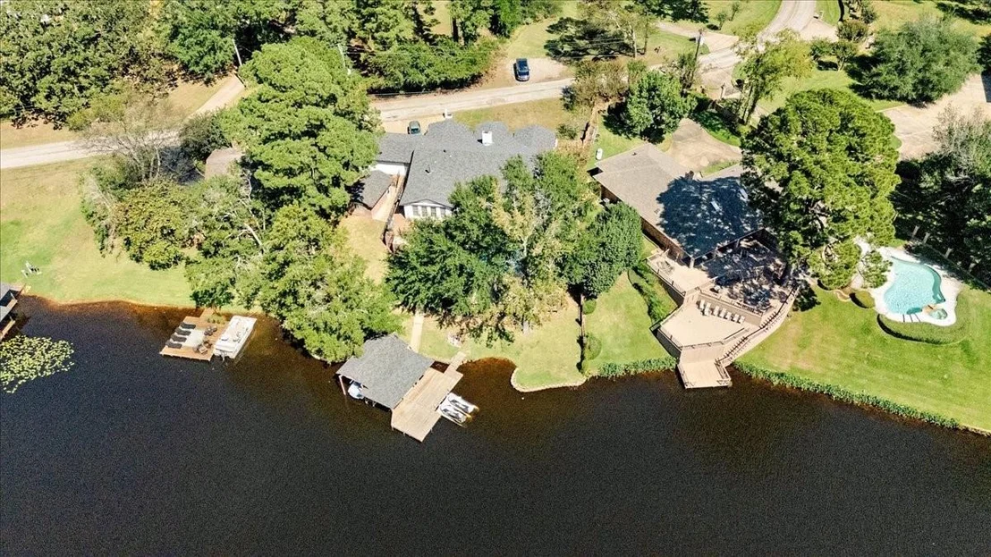 Photo of 2002 W Lake Drive