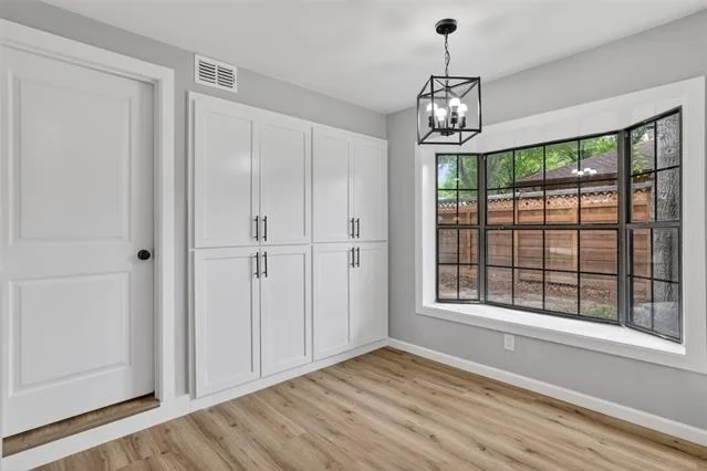 Photo of 3204 Greenbriar Lane