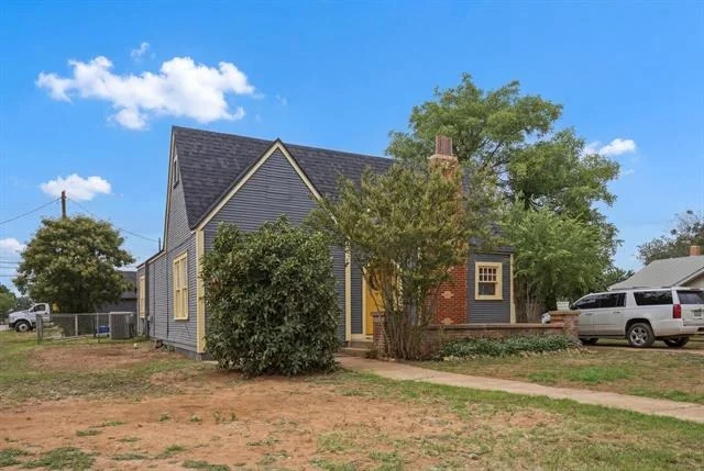 Photo of 512 Yucca