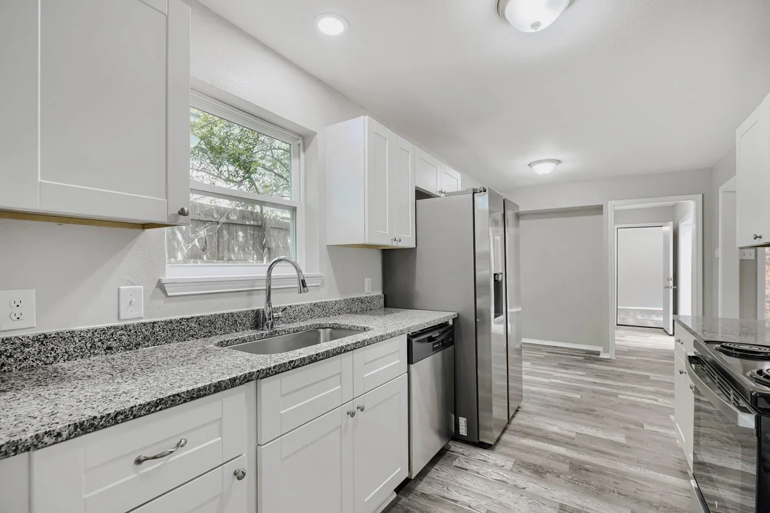 Photo of 1414 Dumont Drive