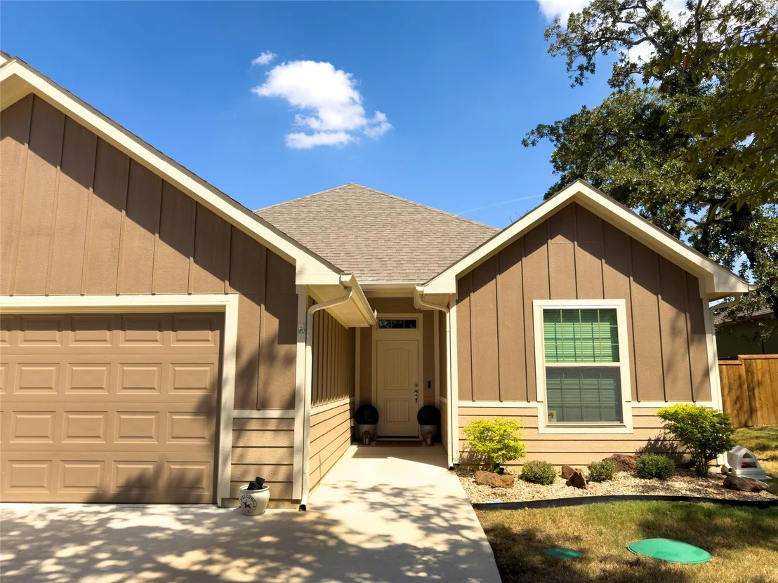 Photo of 214 Colt Drive