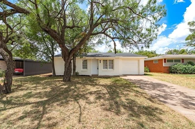 Photo of 2118 N Mockingbird Lane
