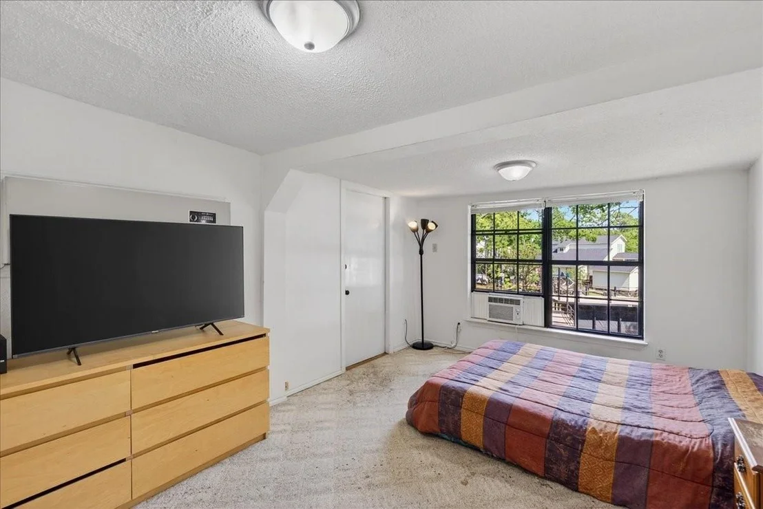 Photo of 1529 Oak Shore Drive
