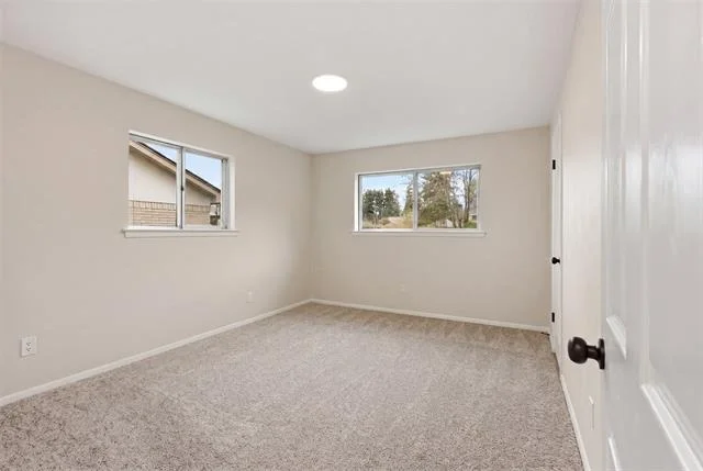 Photo of 2112 Stonegate Drive N