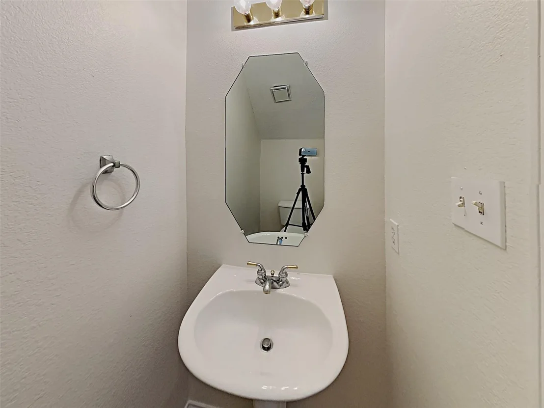 Photo of 8212 Dynasty