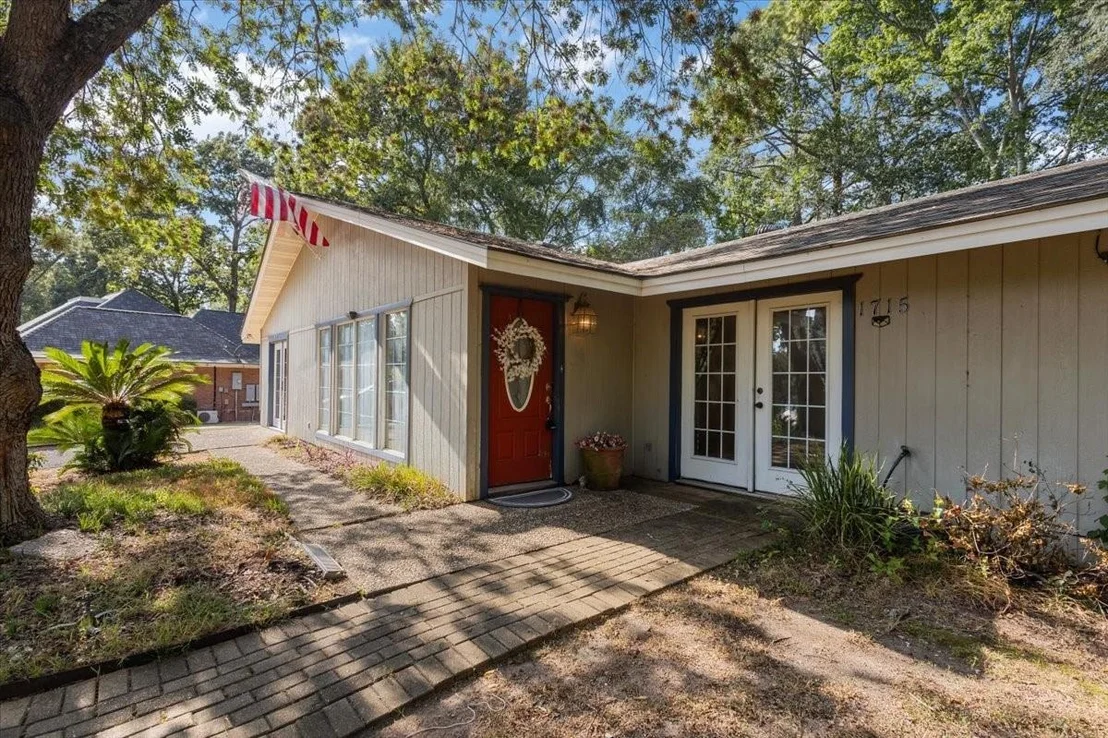 Photo of 1715 Leisure Lane