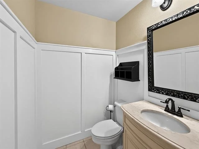 Photo of 2025 Fair Oaks Circle