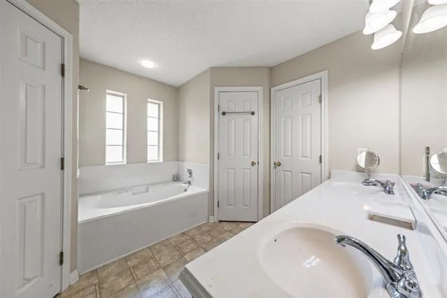 Photo of 104 W Jade Drive