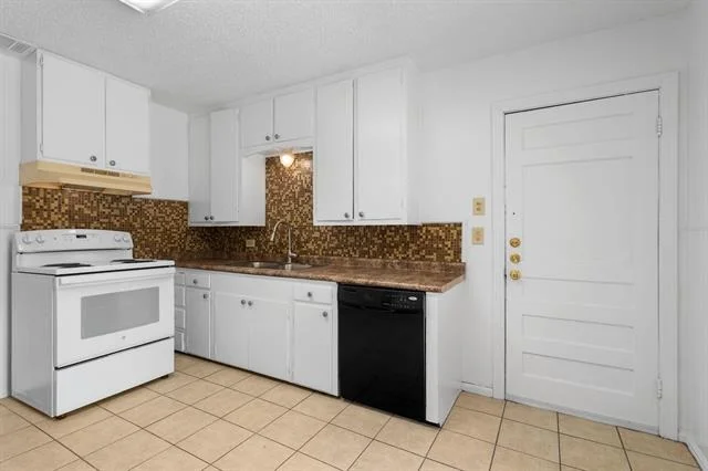 Photo of 1409 Lawrence Drive