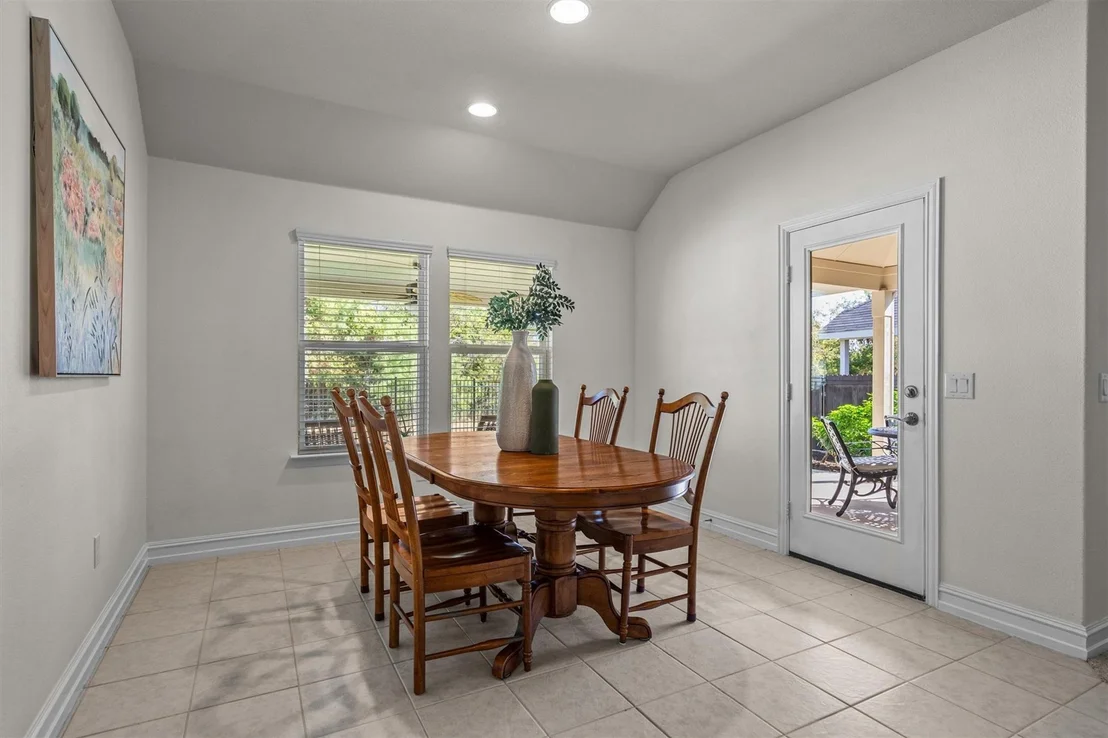 Photo of 6424 Roaring Creek