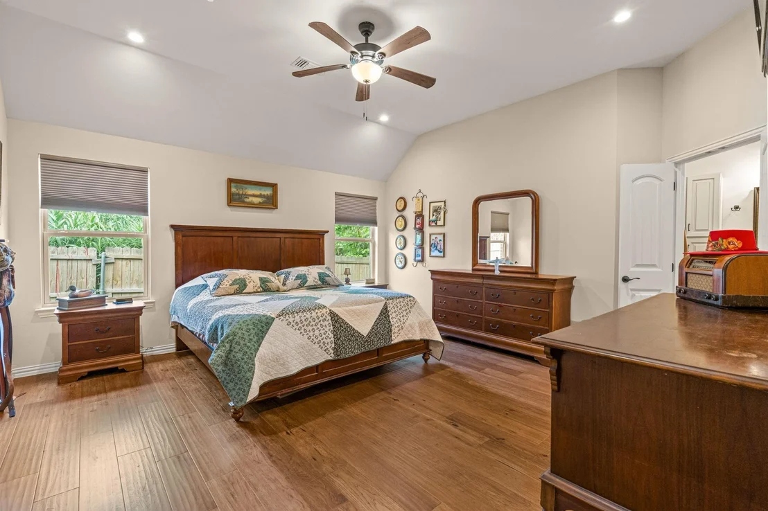 Photo of 606 Hillside Circle