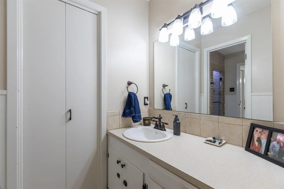 Photo of 4002 Ligustrum Drive