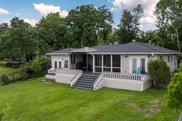 Photo of 138 Pin Oak Drive